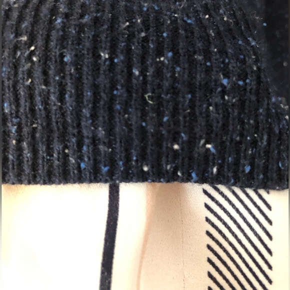 Fooler sweater from RW&CO. Size: S. Colour: Dark Blue with white fooler at hem - Picture 7 of 7